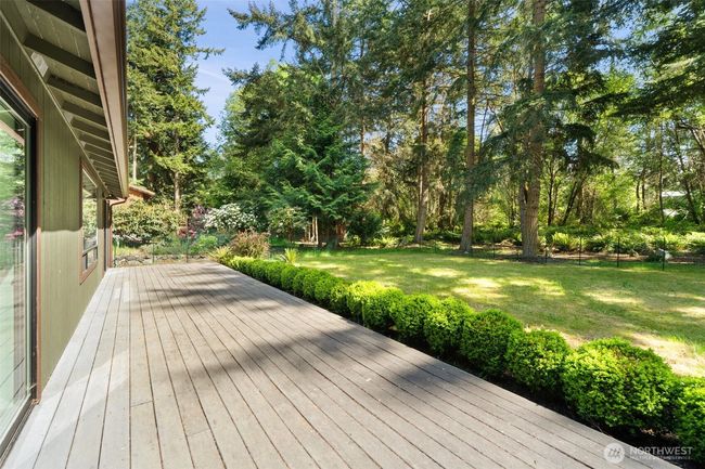 Backyard Deck great for entertaining! | Image 29