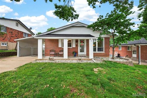 8537 Vasel Ave, Saint Louis, MO, 63123-3635 | Card Image