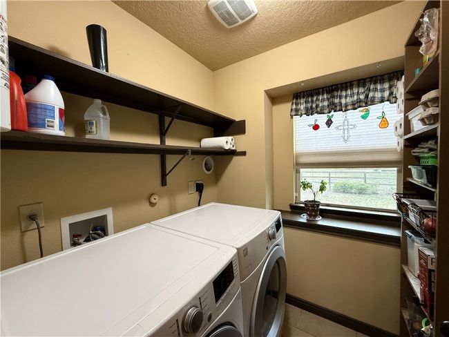 28799 N Us Highway 83, House other with 4 bedrooms, 3 bathrooms and null parking in Concan TX | Image 23