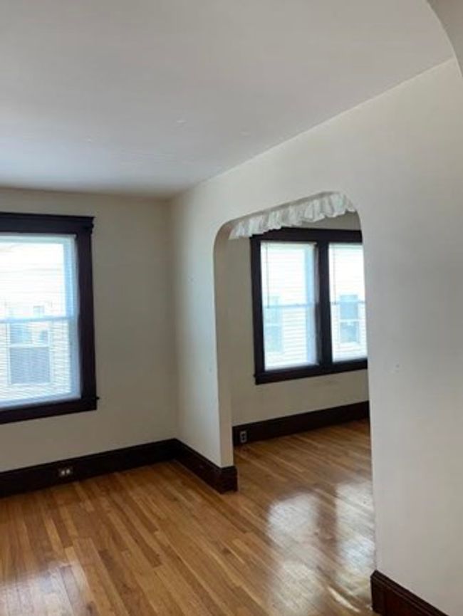 1 - 37 Grant Ave, Condo with 2 bedrooms, 1 bathrooms and 2 parking in Belmont MA | Image 4
