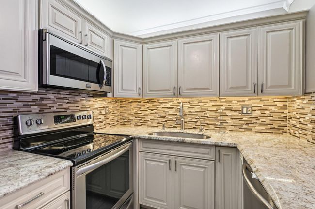 APT-114 - 5620 Sw 3 Rd Pl, Condo with 1 bedrooms, 1 bathrooms and null parking in Margate FL | Image 9