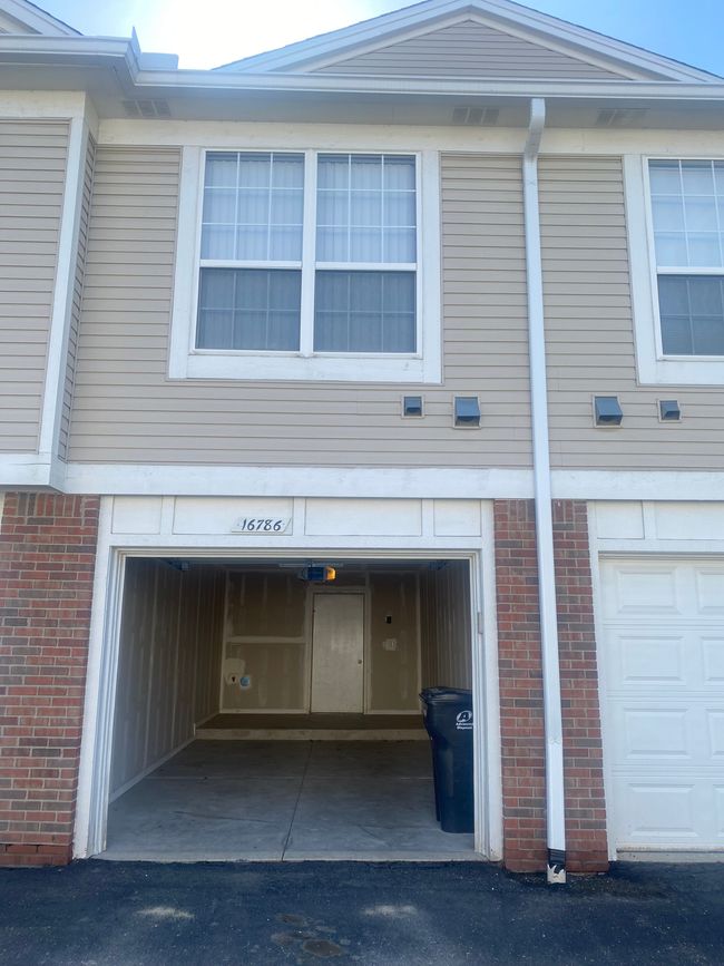 Private single car garage | Image 5