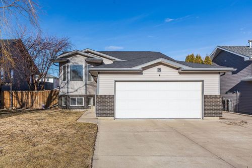 72 Hudson Way Ne, Medicine Hat, AB, T1C1Y3 | Card Image