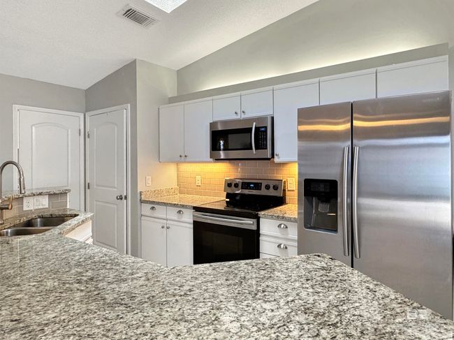 Kitchen | Image 8