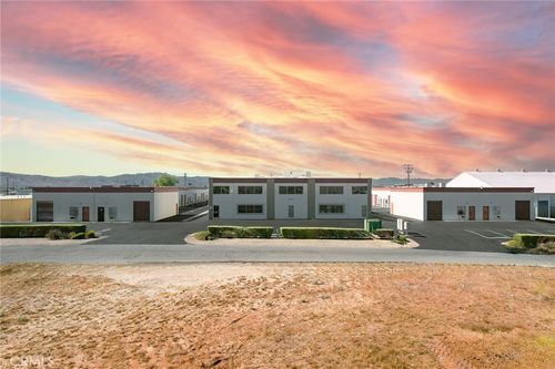 53-17525 Alder, Hesperia, CA, 92345 | Card Image