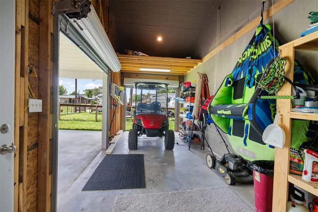 271 Key Largo Loop, House other with 3 bedrooms, 2 bathrooms and 3 parking in Pointblank TX | Image 37
