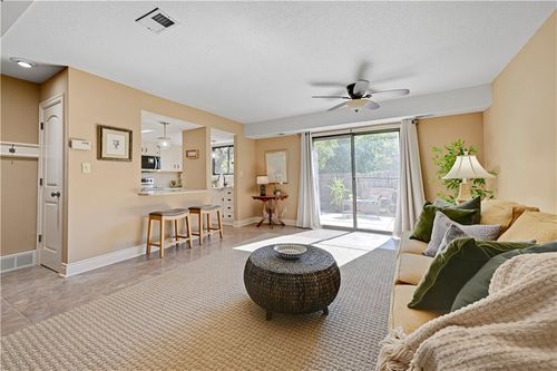 10853 Rosehill Rd, Overland Park, KS, 66210-1126 | Card Image