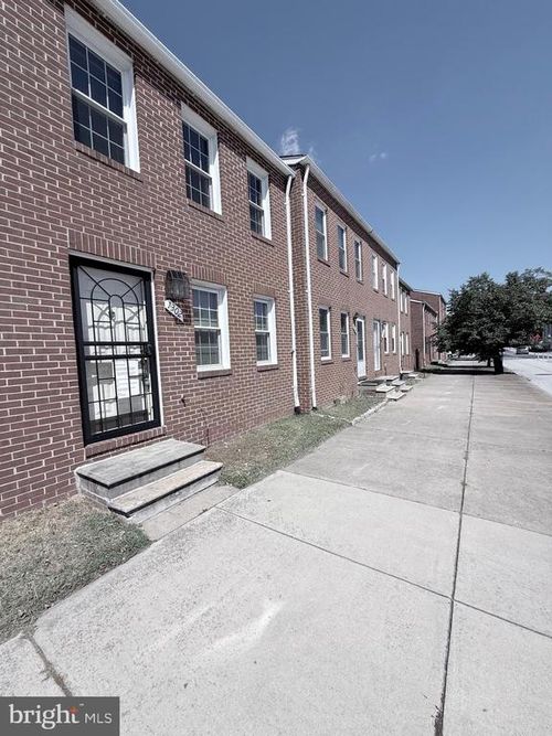 1302 E Monument St, BALTIMORE, MD, 21205-1805 | Card Image
