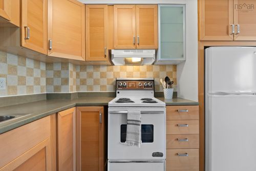 705-5959 Spring Garden Rd, Halifax, NS, B3H1Y5 | Card Image