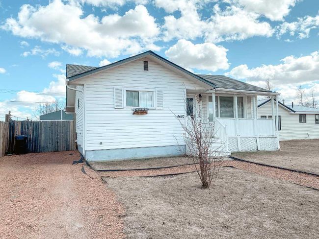 4607 53 Street, Home with 2 bedrooms, 1 bathrooms and 3 parking in Rycroft AB | Image 44