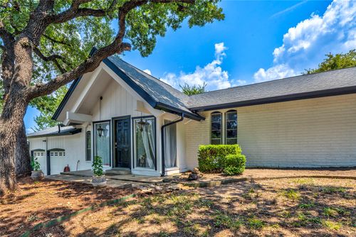 2804 Oak Cliff Ln, Arlington, TX, 76012-2857 | Card Image
