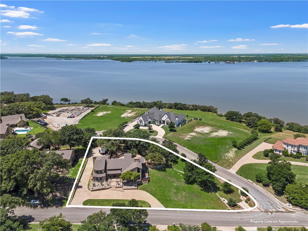 Ridge Dr, Waco, TX 76710