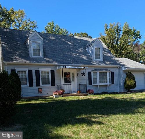 87 Falling Rock Dr, STUARTS DRAFT, VA, 24477-2925 | Card Image