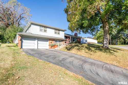 2552 37th Ave, Rock Island, IL, 61201-6922 | Card Image