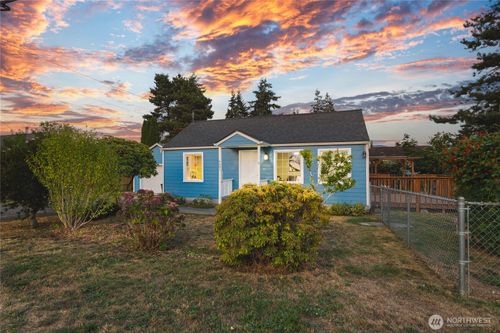 6601 Lombard Ave, Everett, WA, 98203-4812 | Card Image