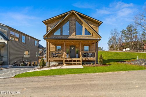 506 Warbonnet Way, Pigeon Forge, TN, 37863 | Card Image