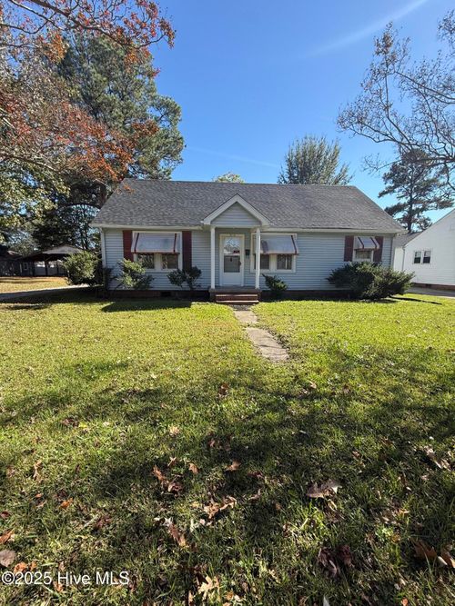 814 Johnston St, Edenton, NC, 27932-1421 | Card Image