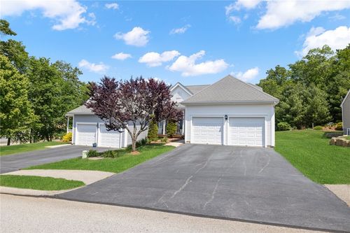 111 Taft Hill Lane, Uxbridge, MA, 01569 | Card Image