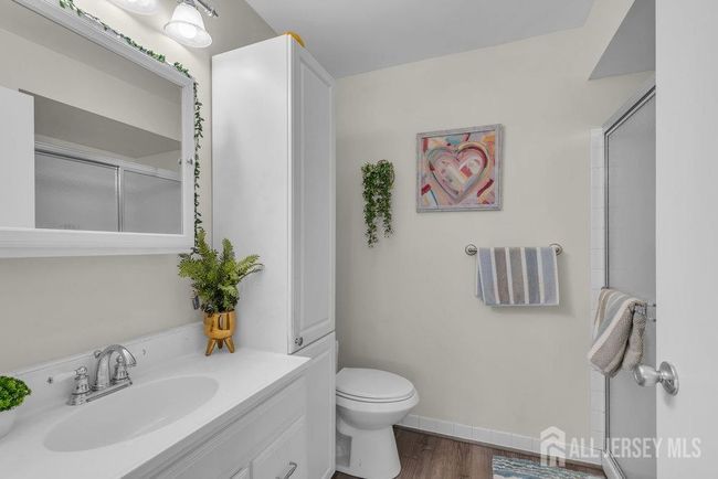 72C - 72 Golden Sq, Townhouse with 2 bedrooms, 2 bathrooms and null parking in Woodbridge NJ | Image 14