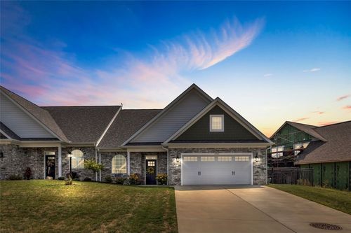 1061 Blackthorne Dr, Jeannette, PA, 15644-4729 | Card Image