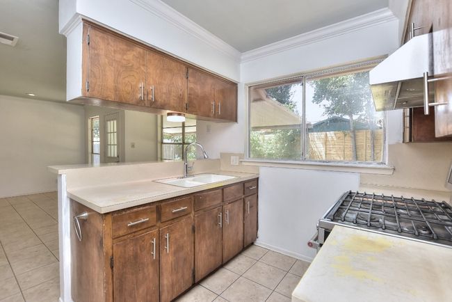 Kitchen | Image 13