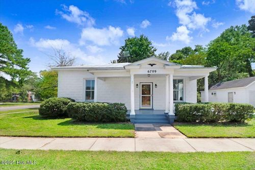 6709 E Wilson St, Fountain, NC, 27829-9634 | Card Image