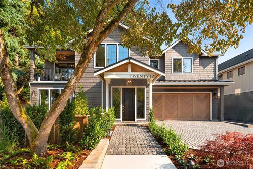2012 9th St W, Kirkland, WA, 98033-4804 | Card Image