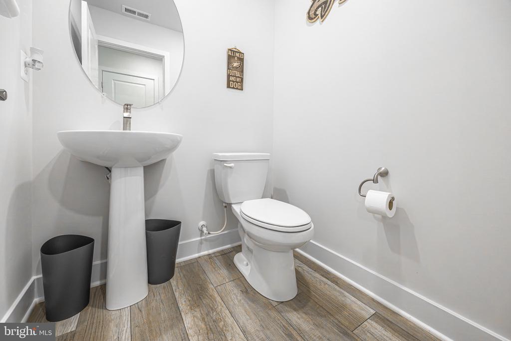 Residential in GLEN BURNIE 4