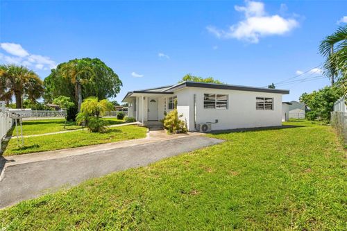 18800 Nw 39th Ct, Miami Gardens, FL, 33055-2724 | Card Image