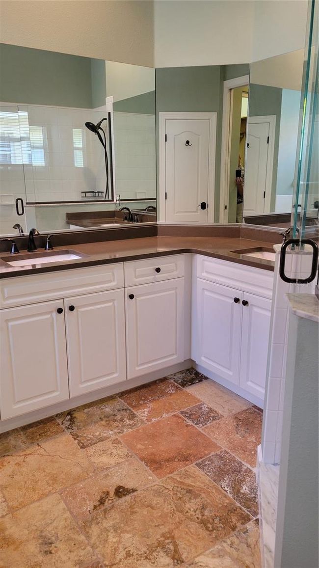 5050 Hanging Moss Ln, House other with 3 bedrooms, 3 bathrooms and null parking in SARASOTA FL | Image 17
