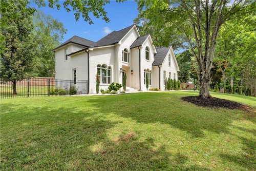 4221 Willow Oak Dr, Gainesville, GA, 30506-4309 | Card Image