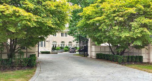 52 Post Road, North York, ON, M3B1H8 | Card Image