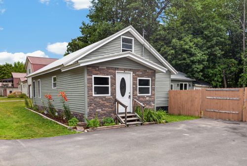 15 Pleasant St, Howland, ME, 04448-3726 | Card Image