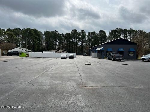 6412 Market St, Wilmington, NC, 28405-3731 | Card Image