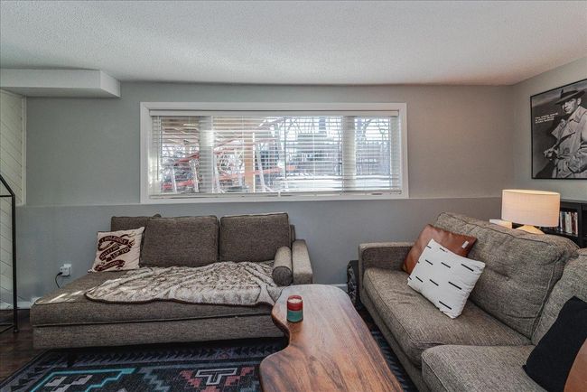 20.Family Room.jpg | Image 19