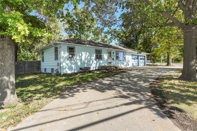 View of front facade featuring a front yard | Image 3