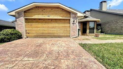 2005 Verlaine Dr, Carrollton, TX, 75007-2343 | Card Image