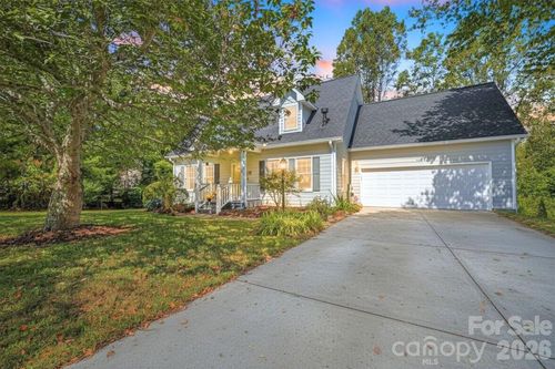 40 Harold Sluder Rd, Alexander, NC, 28701-8767 | Card Image