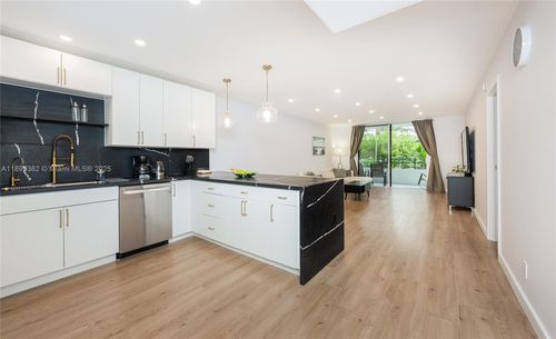 apt-214-600 Three Islands Blvd, Hallandale Beach, FL, 33009-2842 | Card Image