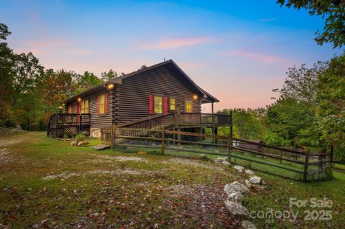 951 Pine Tree Rd, Spruce Pine, NC, 28777-6142 | Card Image