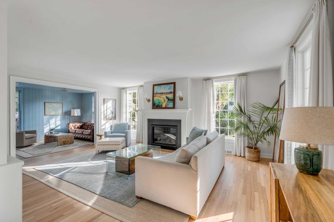 living room | Image 8