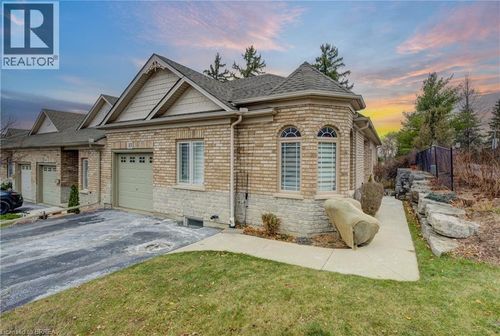 13-10 Cobblestone Dr, Paris, ON, N3L4G8 | Card Image