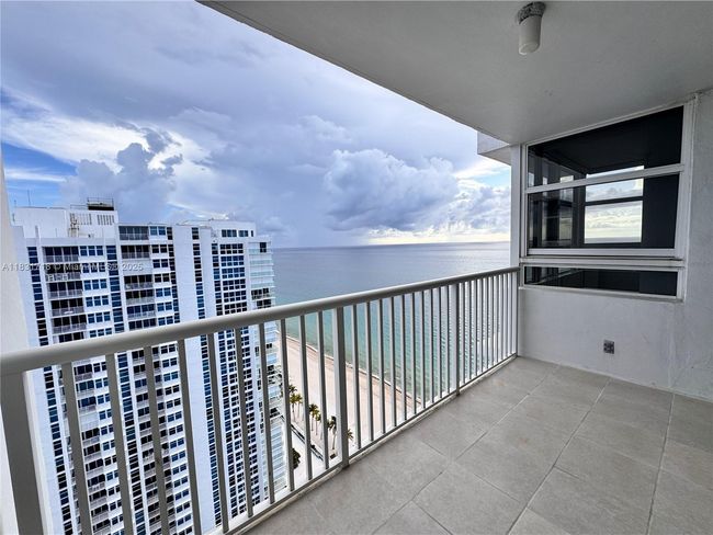 APT-2807 - 1370 S Ocean Blvd, Condo with 2 bedrooms, 2 bathrooms and null parking in Pompano Beach FL | Image 14