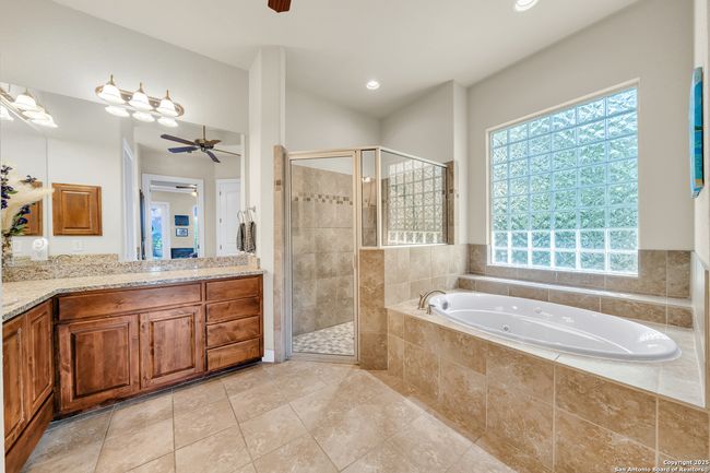 10210 Rafter O Trl, House other with 3 bedrooms, 3 bathrooms and null parking in Helotes TX | Image 21