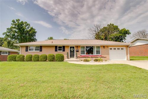 5212 Wick Way Drive, Alton, IL, 62002 | Card Image