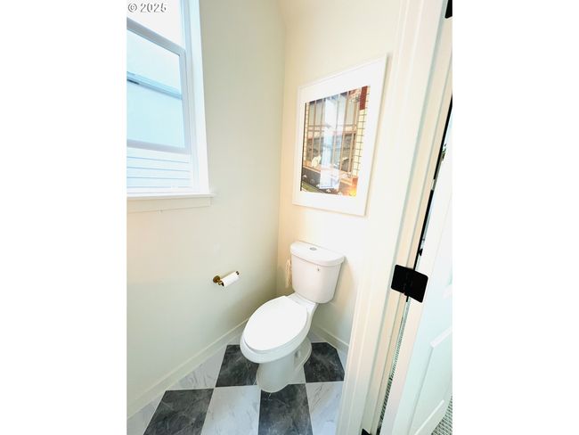 5 - 12072 Se Pine St, Condo with 2 bedrooms, 2 bathrooms and null parking in Portland OR | Image 9