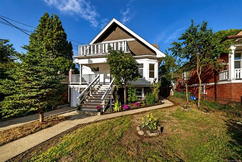 3109 Glasgow St, Victoria, BC, V8X1L8 | Card Image