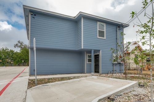 unit-401-1835 W Poplar St, San Antonio, TX, 78207-1279 | Card Image