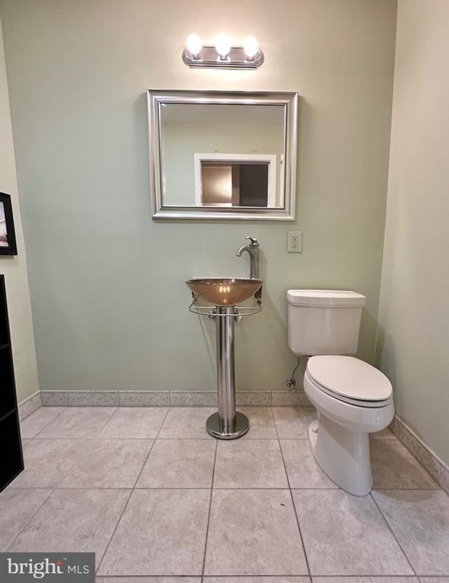 2021 Lakebreeze Way, Townhouse with 3 bedrooms, 4 bathrooms and null parking in RESTON VA | Image 18