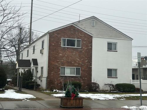 apt-1-179 Orinoco Dr, Brightwaters, NY, 11718-1300 | Card Image